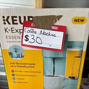 Keurig K-Express Essentials Coffee Maker in Light Green